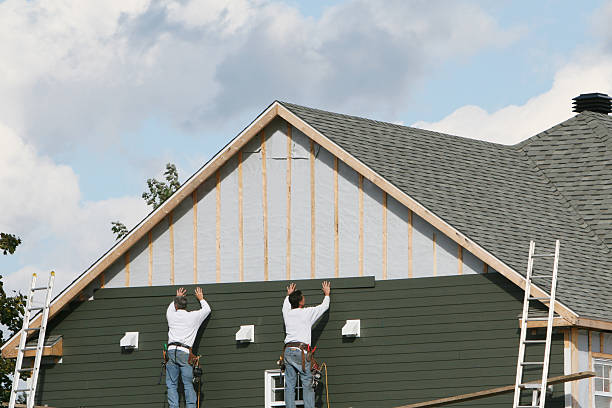 Professional Vinyl Siding technician working in Dry Run, OH